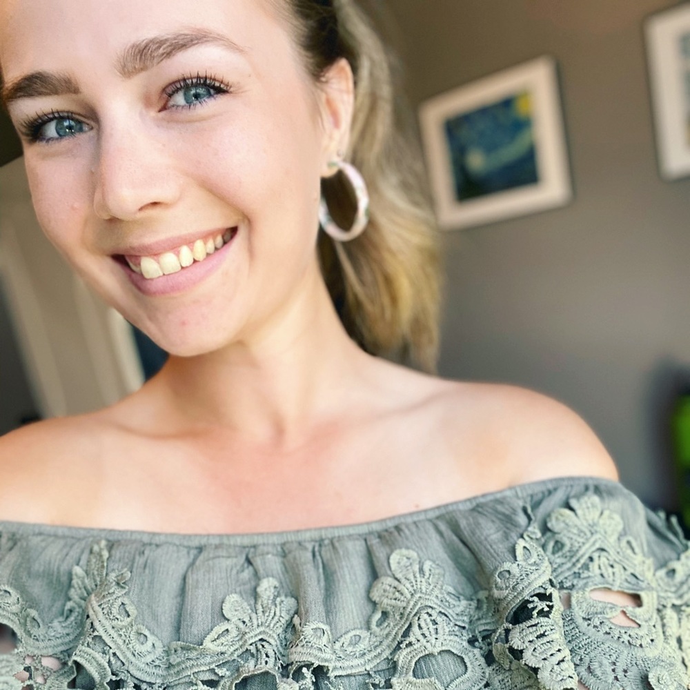 Meet your Posher, Hannah